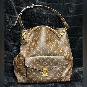 Louis Vuitton
Metis Hobo Monogram Canvas